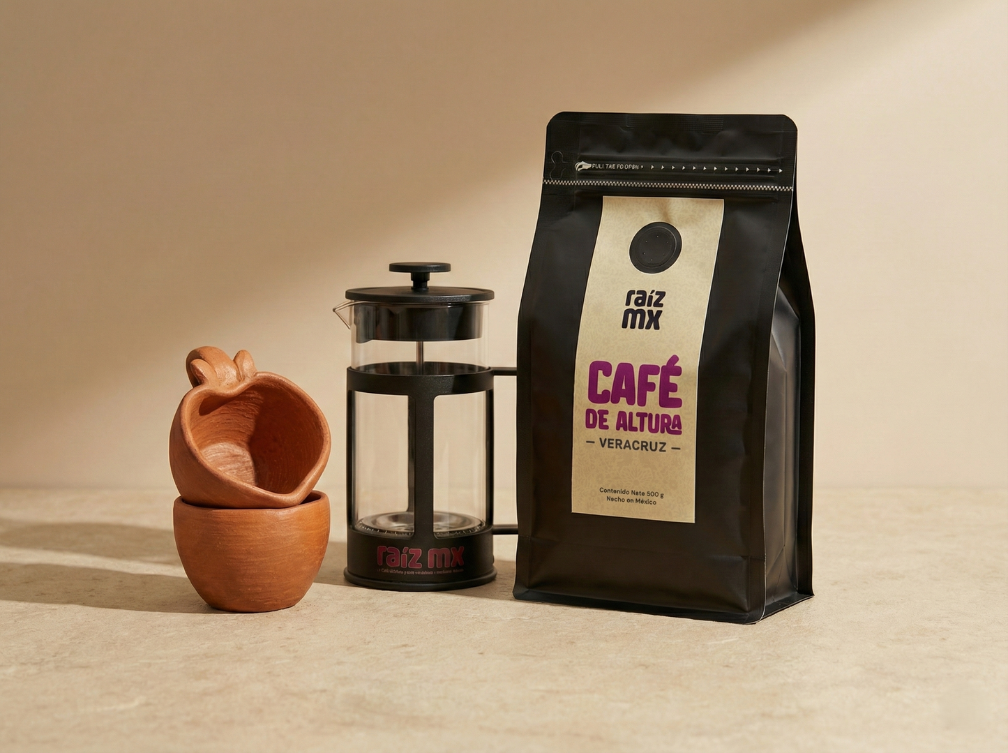 Ritual de Origen: Prensa Francesa, Café de Veracruz y Tazas de Barro Rojo
