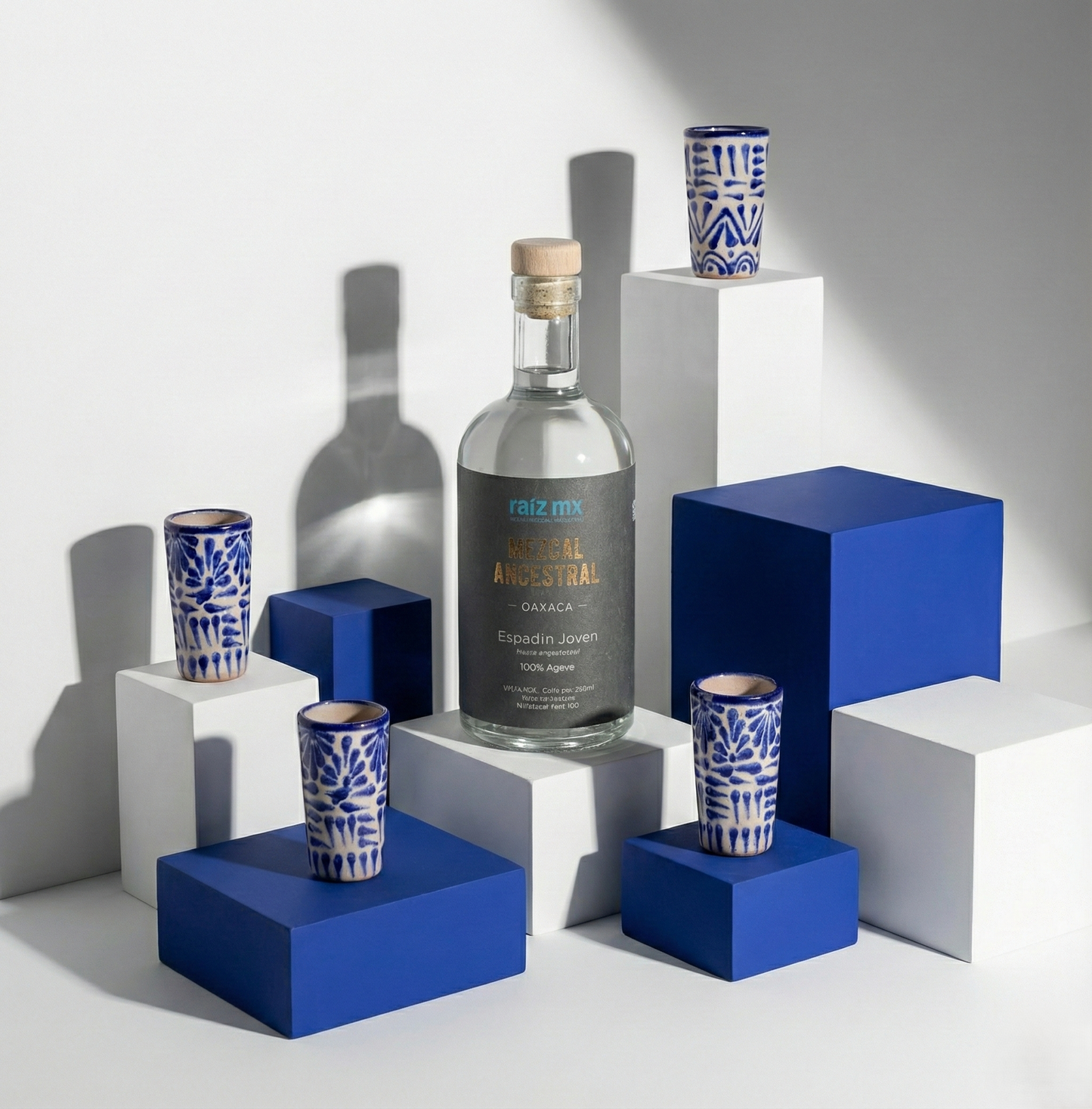 Ritual de Talavera: Mezcal Ancestral y 4 Caballitos de Talavera - Azul - Envío Incluido
