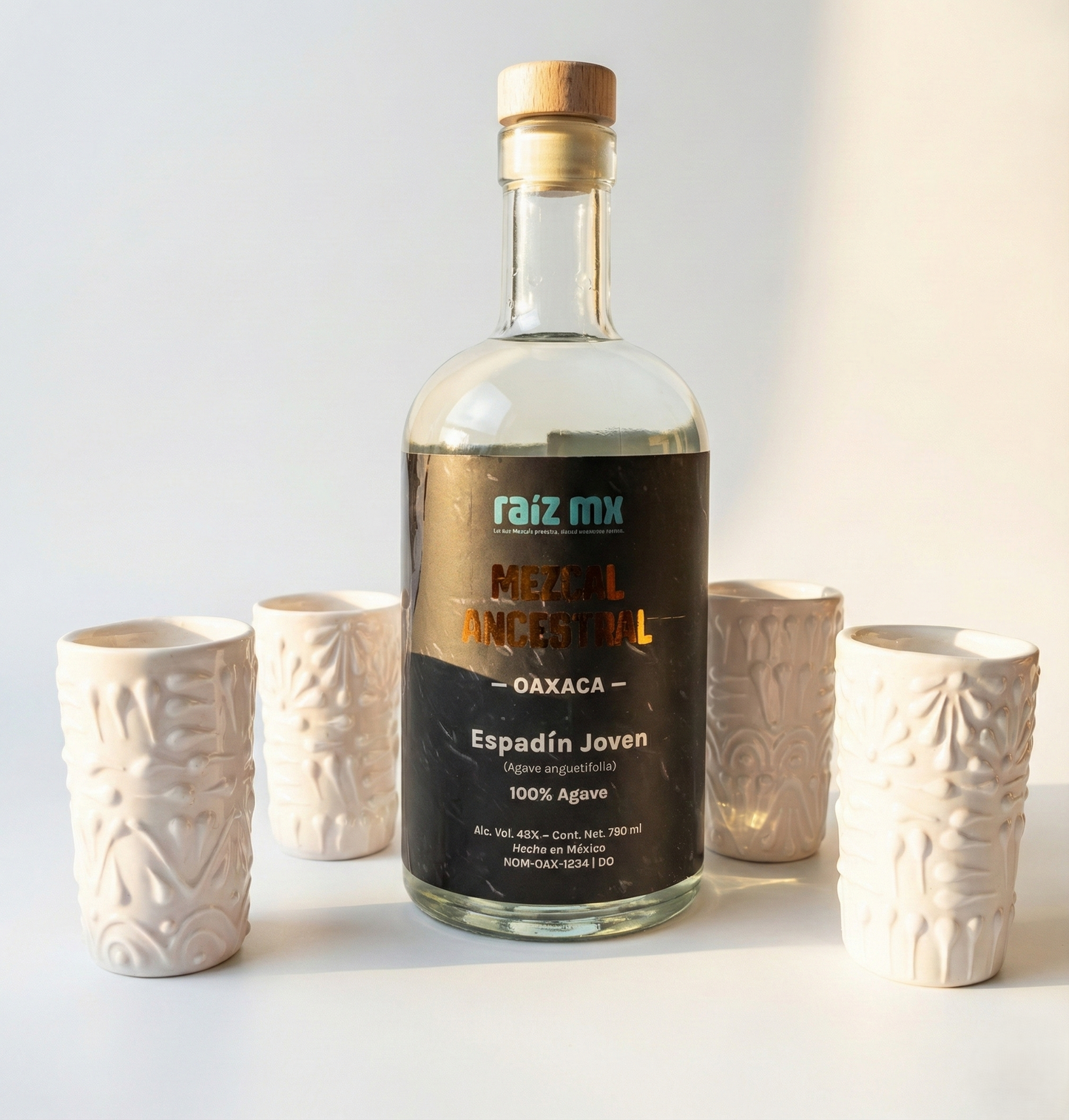 Ritual de Talavera: Mezcal Ancestral y 4 Caballitos de Talavera - Marfil - Envío Incluido