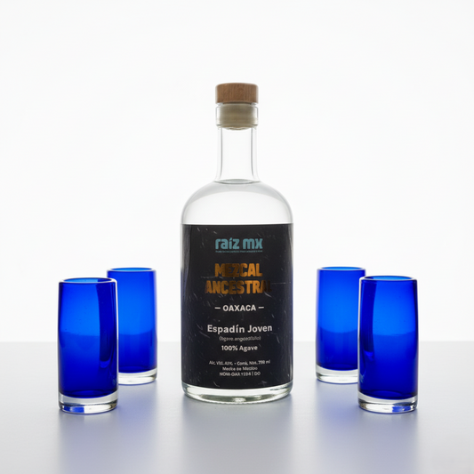 Ritual de Luz: Mezcal Ancestral y 4 Caballitos de Vidrio Soplado - Edición Azul Cobalto - Envío Incluido