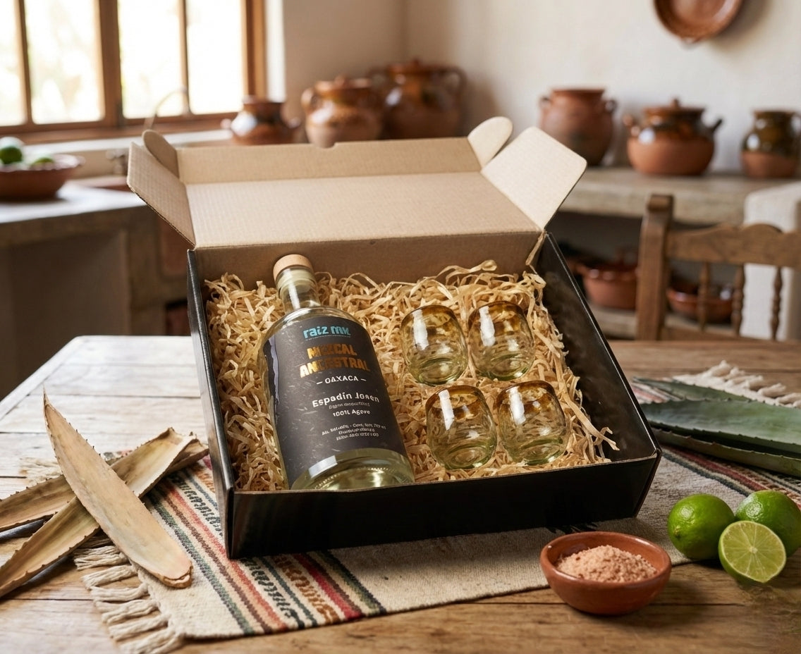 Ritual de Luz: Mezcal Ancestral y 4 Caballitos de Vidrio Soplado - Edición Ambar Solar - Envío Incluido