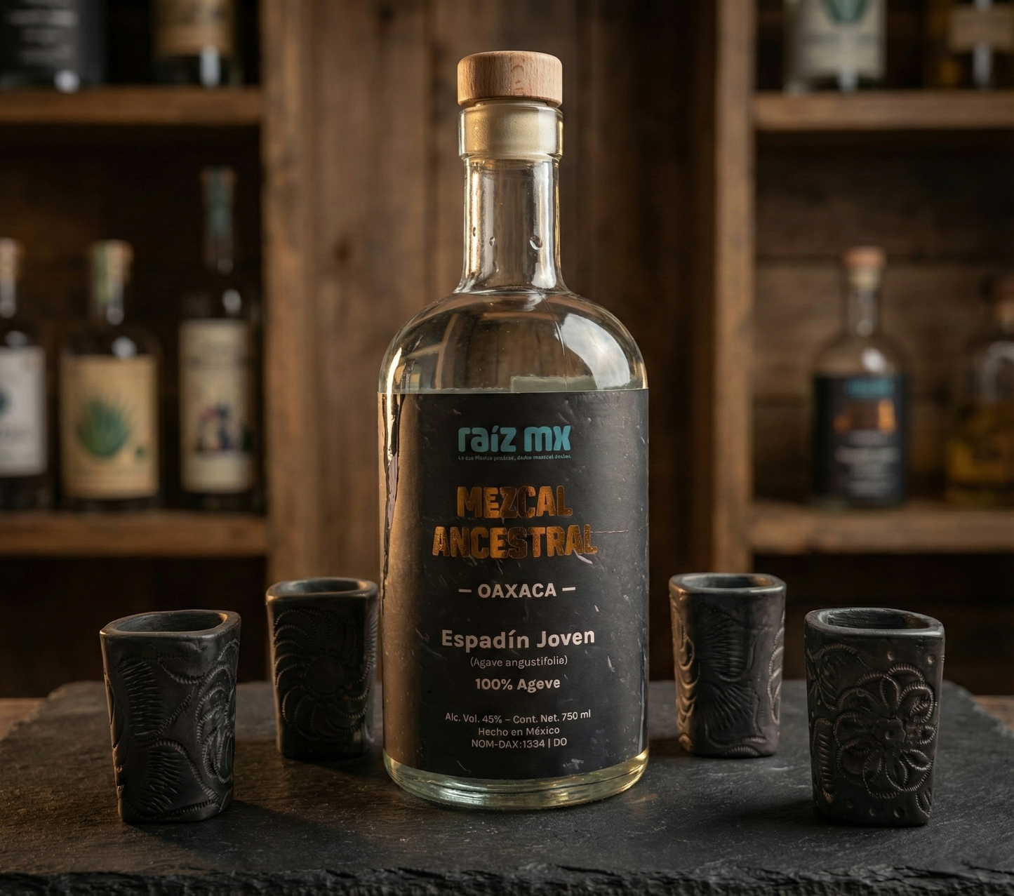 Ritual de Barro Artesanal: Mezcal Ancestral y 4 Caballitos Cuadrados Decorados a Mano - Envío Incluido
