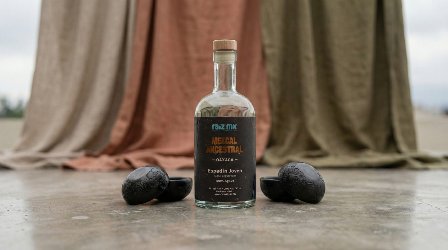 Ritual de Barro Artesanal: Mezcal Ancestral y 4 Jícaras Mezcaleras Decorados a Mano - Envío Incluido