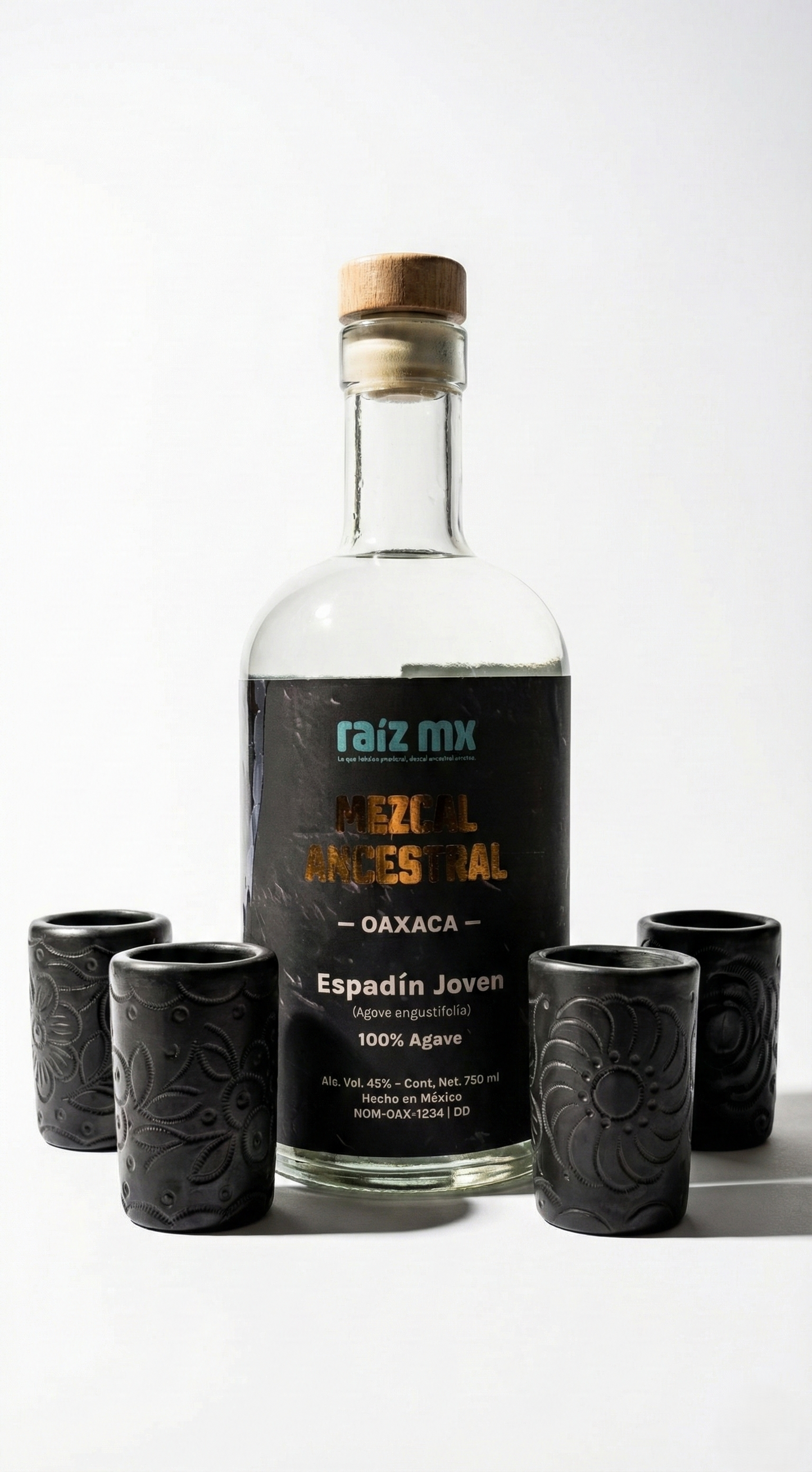 Ritual de Barro Artesanal: Mezcal Ancestral y 4 Caballitos Redondos Decorados a Mano - Envío Incluido