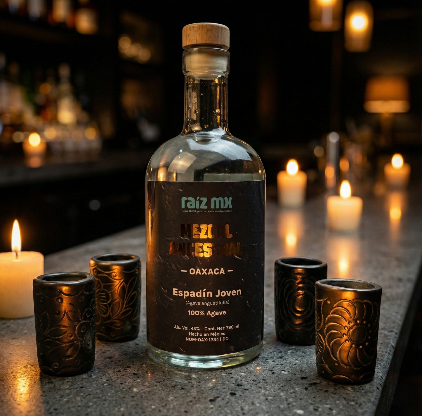 Ritual de Barro Artesanal: Mezcal Ancestral y 4 Caballitos Redondos Decorados a Mano - Envío Incluido