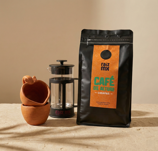 Ritual de Origen: Prensa Francesa, Café de Chiapas y Tazas de Barro Rojo