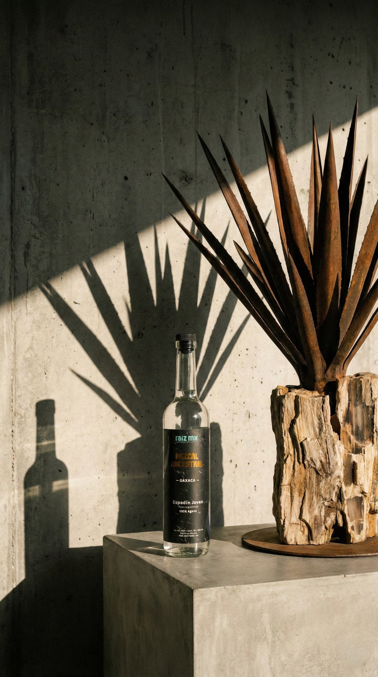 Mezcal Ancestral Espadín: Olla de Barro y Manos de los Valles Centrales - 750 ml